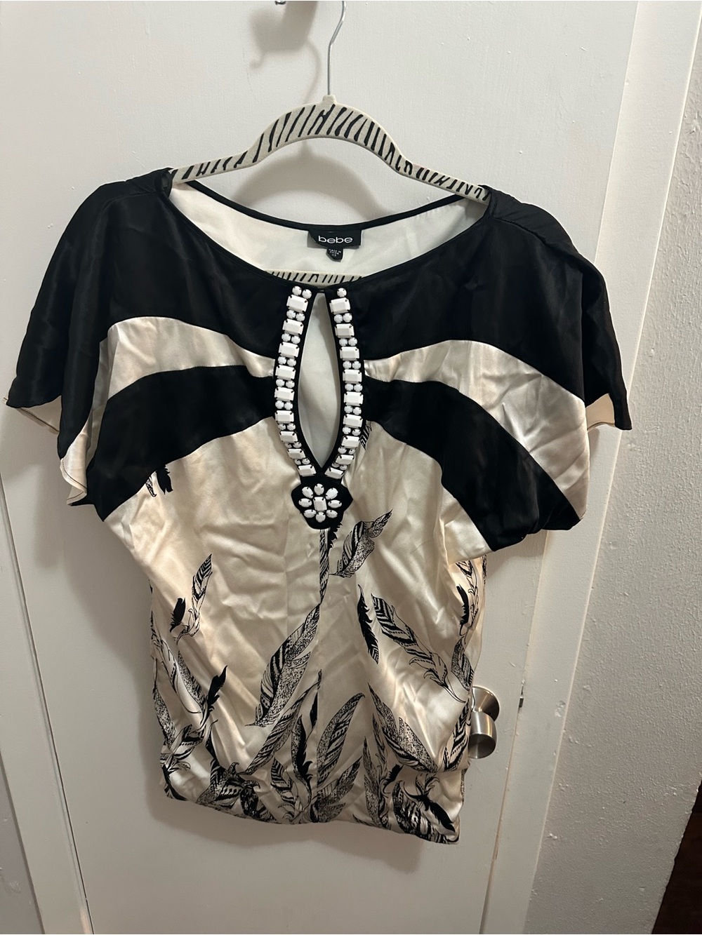 Vintage bebe #y2k Black & Cream Jeweled Keyhole Feather-Print Blouse